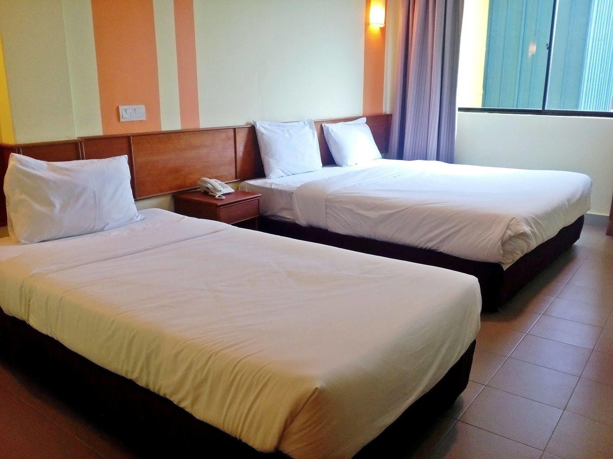 Sun Inns Hotel Sitiawan Bagian luar foto