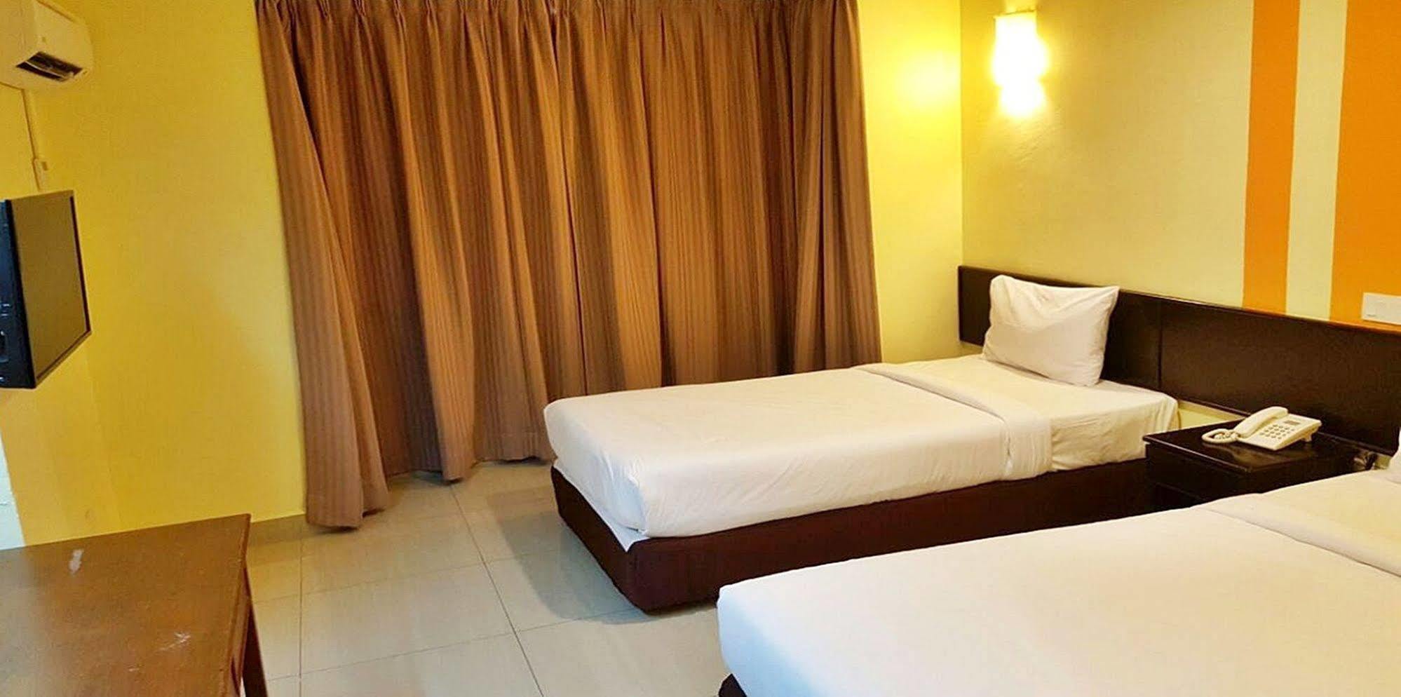 Sun Inns Hotel Sitiawan Bagian luar foto