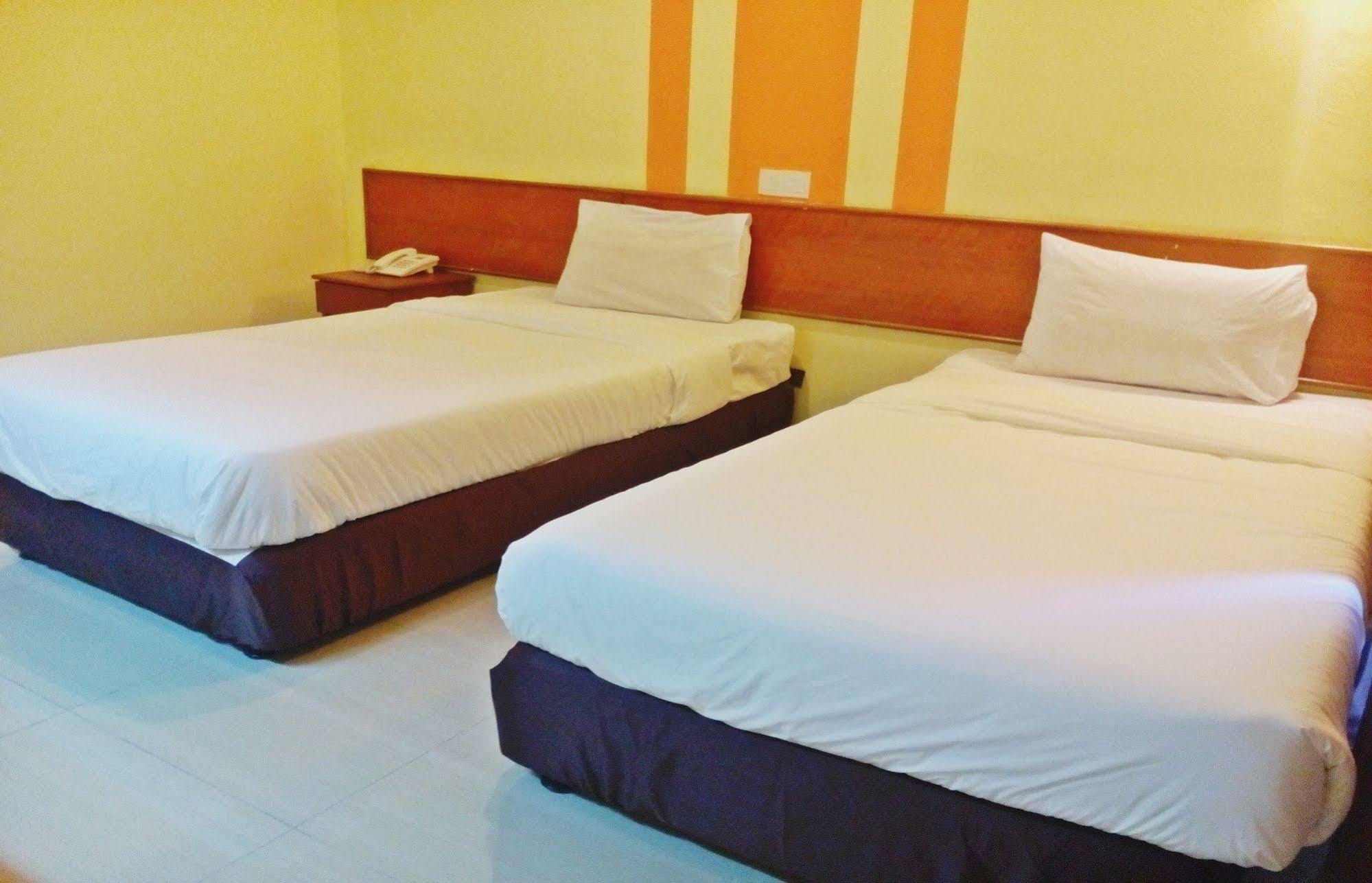 Sun Inns Hotel Sitiawan Bagian luar foto
