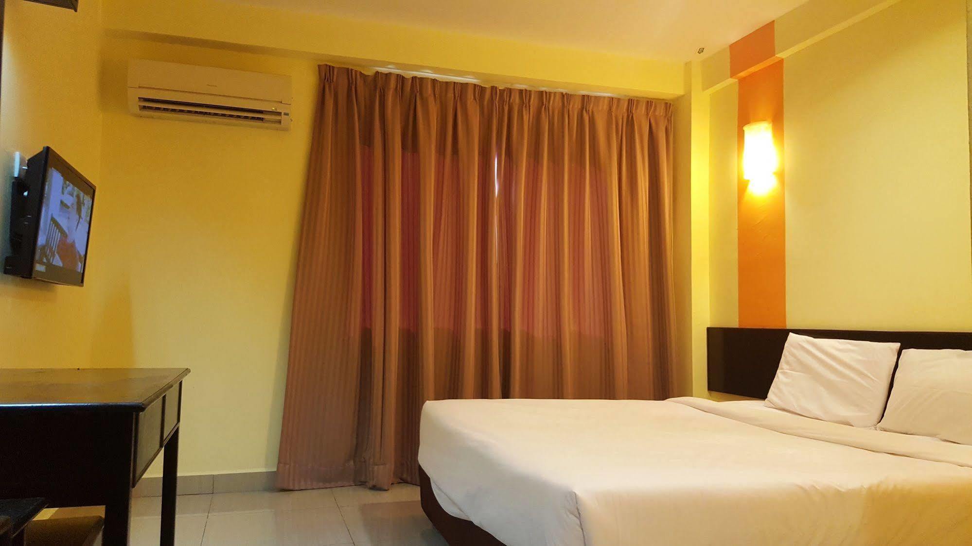 Sun Inns Hotel Sitiawan Bagian luar foto