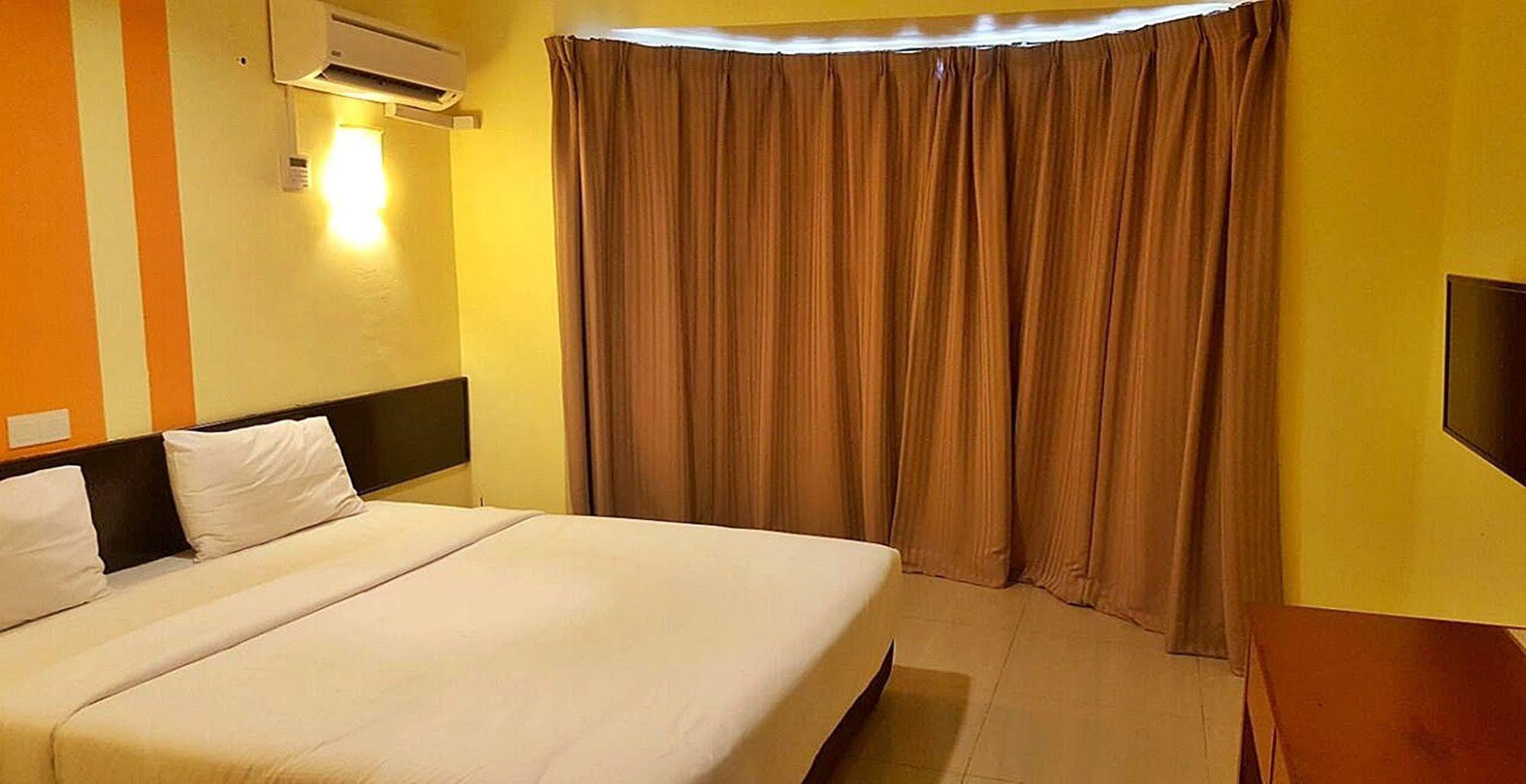 Sun Inns Hotel Sitiawan Bagian luar foto